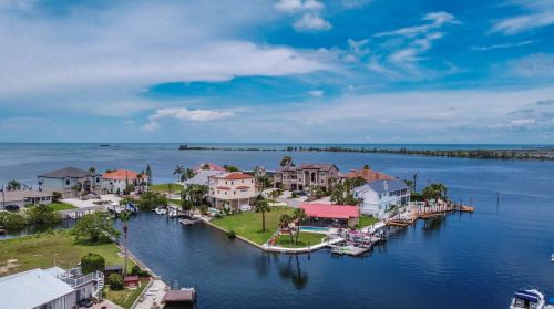 3325 Gulf Winds Cir, Brooksville FL  34607-3027 exterior