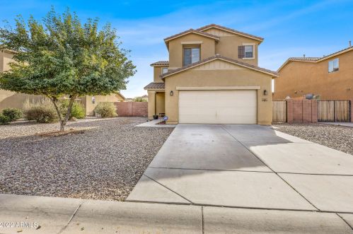 819 Dana Dr, San Tan Valley, AZ 85143-5411