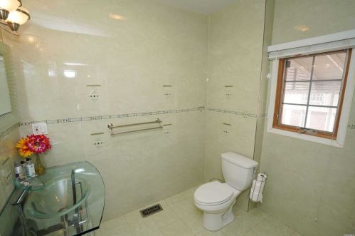45 1 St, Floral Park NY  11003-2919 exterior