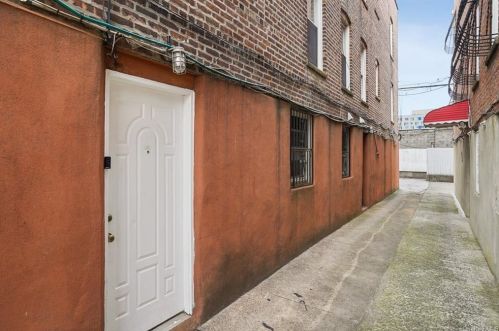 2051 Powell Ave, Bronx, NY 10472-5211