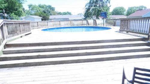 789 Governor Rd, Valpo IN  46385-9501 exterior