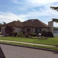 2 Meredith Ct, Northfield, NJ 08225-1500