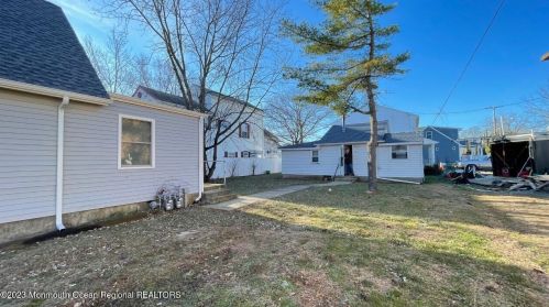 11 Bray Ave, Middletown, NJ 07748-5407