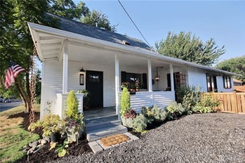513 4th St, Puyallup, WA 98371-4309