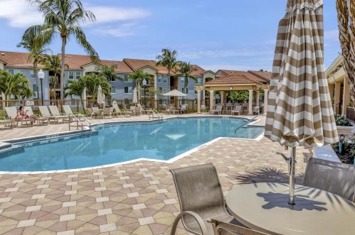 1101 Villa Cir, Boynton Beach FL  33435 exterior