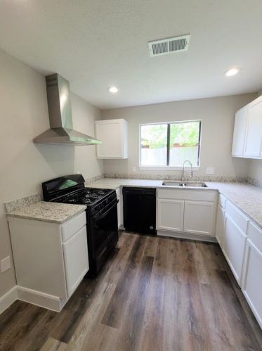 1111 Maclesby Ln, Channelview, TX 77530-2411