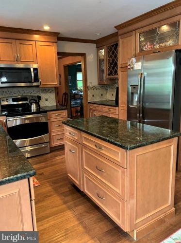 1331 Westminster Dr, Downingtown PA  19335-3652 exterior