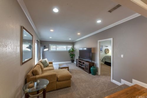 2845 Iroquois Ave, Long Beach CA  90815-1509 exterior