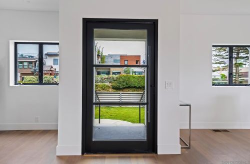 3505 Talbot St, San Diego, CA 92106-2947