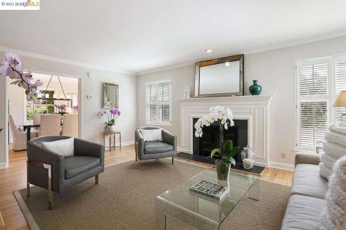 5647 Cabot Dr, Oakland CA  94611-2247 exterior