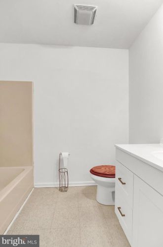 170 Stoney Dr, Dover DE  19904-9731 exterior