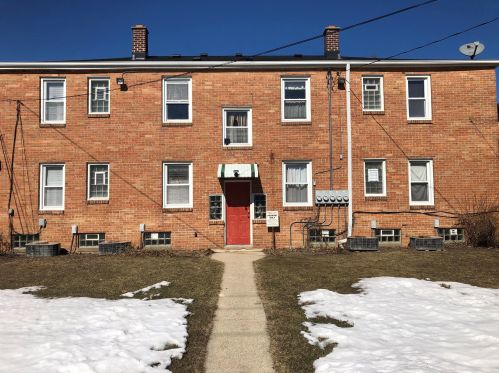 8011 Burleigh St, Milwaukee WI 53222-4918 exterior