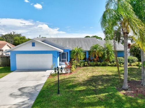 712 Majestic Ter, Fort Pierce, FL 34983-3861