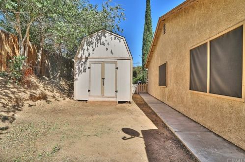 17302 Forest Hills Dr, Victorville CA  92395-4618 exterior