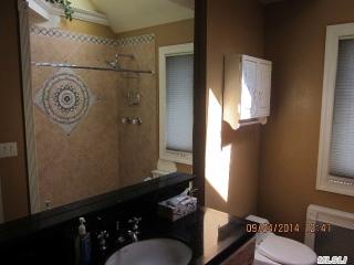 20 Ronald Ave, Hicksville NY  11801-2128 exterior