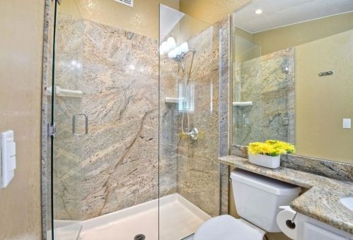 2169 Fiori Dr, Vista CA  92084-7737 exterior