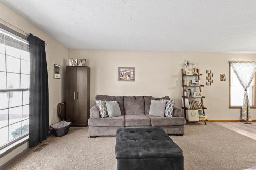 401 Highview Dr, Bellefontaine OH  43311-9145 exterior