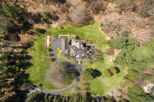 1410 Wolver Hollow Rd, Muttontown NY  11771-4306 exterior