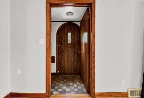 2770 Avondale Blvd, Milwaukee, WI 53210-1361
