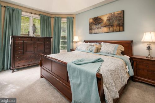 240 O St, Purcellville VA  20132-3002 exterior