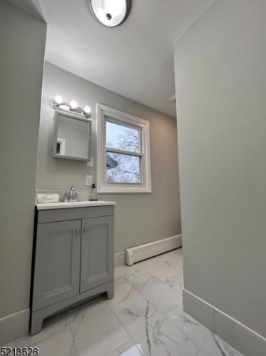 423 Drake Ave, Roselle NJ  07203-1425 exterior