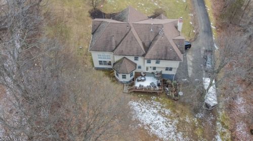 8 Jenny Ln, Wantage NJ  07461-4550 exterior