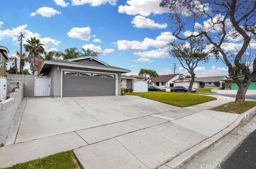 1889 Abbottson St, Long Beach, CA 90746-2901