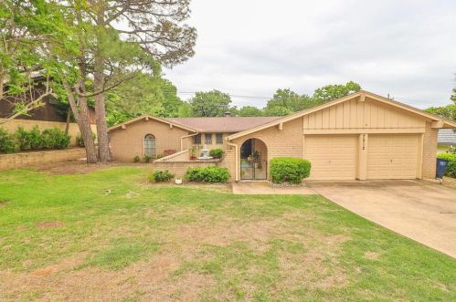 7512 Monterrey Dr, Fort Worth, TX 76112-5411