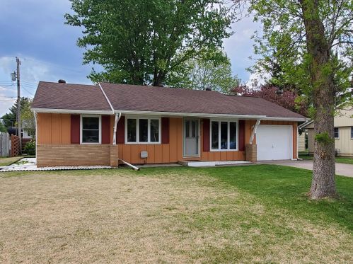 3144 31st St, La Crosse, WI 54601-7758