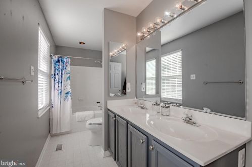 164 Willamette Dr, Bear DE  19701-4802 exterior