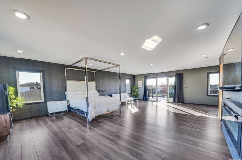 110 Schooner Ln, Copiague NY  11726-5311 exterior