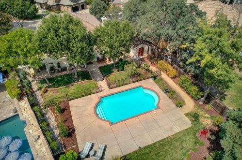 255 American River Canyon Dr, Folsom CA  95630-7142 exterior