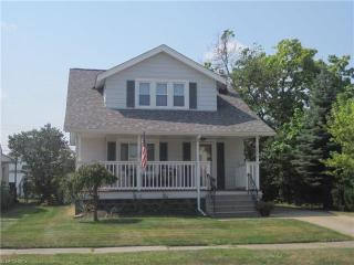 7809 Wooster Pkwy, Cleveland, OH 44129-2525