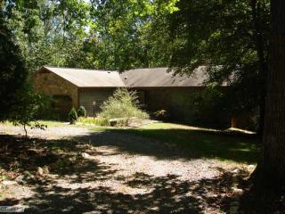 4031 Reid Rd, Tobaccoville, NC 27050-9527