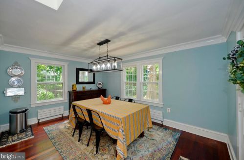 100 Colonial Hwy, Hamilton VA  20158-9012 exterior
