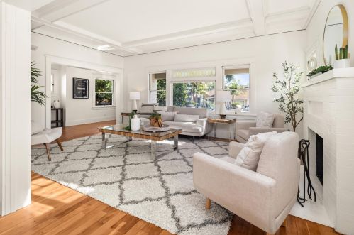 326 Micheltorena St, Santa Barbara CA  93101-1123 exterior