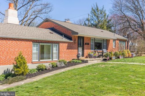1501 Valley Rd, Wilmington, DE 19810-4242