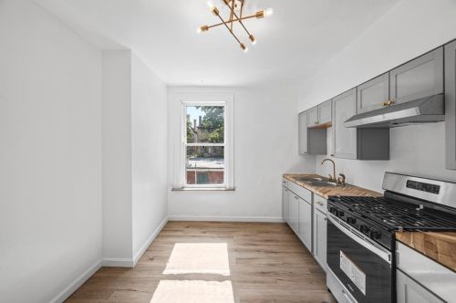 5438 Jackson St, Pittsburgh PA  15206-5311 exterior