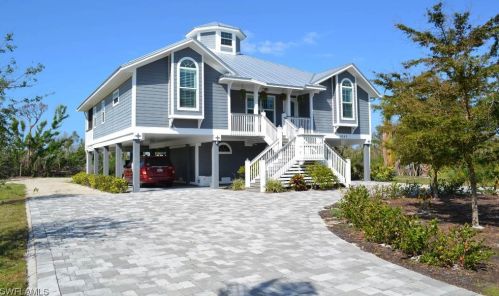 8563 Juneau Ct, Saint James City FL  33956-0032 exterior