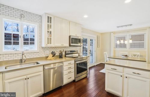 7604 Gresham St, Springfield VA  22151-2933 exterior