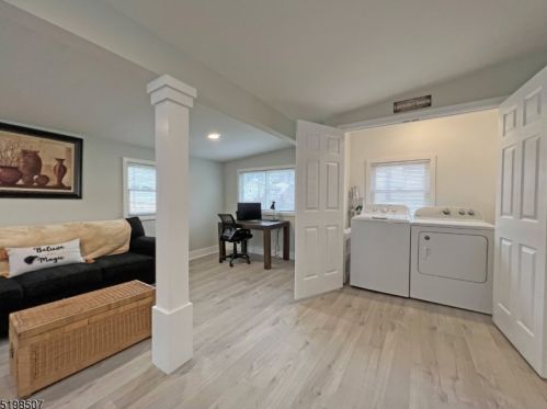 306 Brown Trl, Hopatcong NJ  07843-1107 exterior