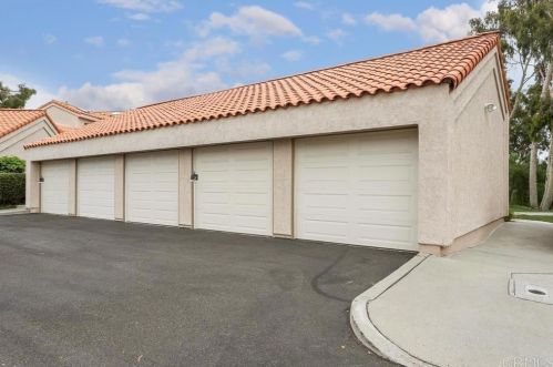 1939 Swallow Ln, Carlsbad, CA 92009-4139