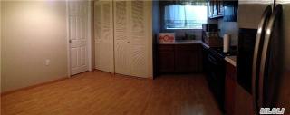 649 End Dr, Gordon Heights, NY 11763-1216