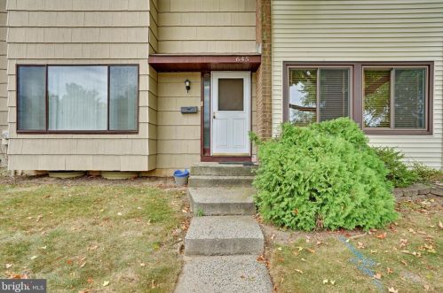 645 Ithaca Pl, East Windsor, NJ 08520-5614