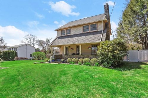 1492 Hope St, Stamford, CT 06907-1115