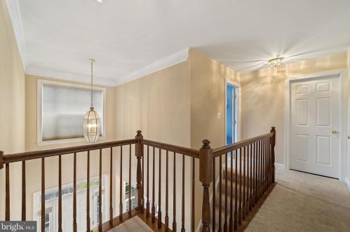 8168 Gilroy Dr, Lorton VA 22079-2936 exterior