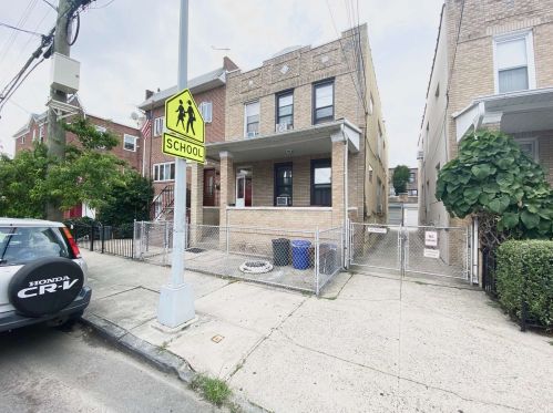 30-94 48th St, Long Island City, NY 11103-1232