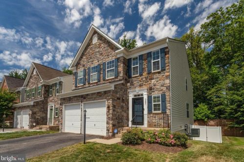 3461 Eagle Ridge Dr, Woodbridge, VA 22191-6562