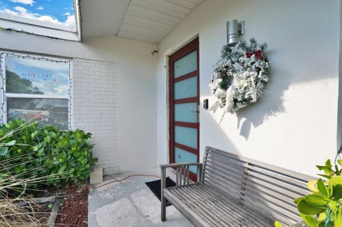 3403 Australian Ct, West Palm Beach, FL 33407-4520