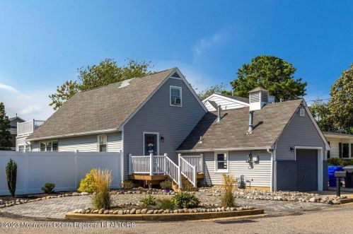 46 Perry Dr, Bricktown NJ  08723-7522 exterior